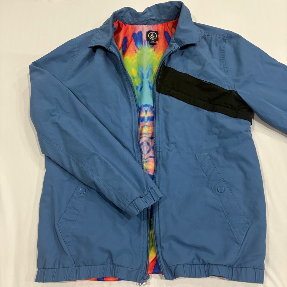Volcom Black Logo Tag‎ on Multicolor Tie-Dye Lining